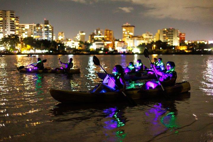 San Juan Glow Paint Night Kayak et vues imprenables dans la lagune de Condado