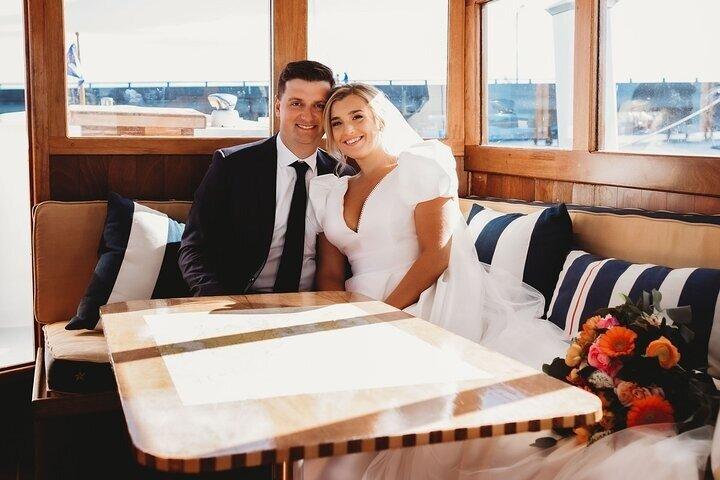 Halve dag privécharter aan boord van Camelot aan de kust van Newport