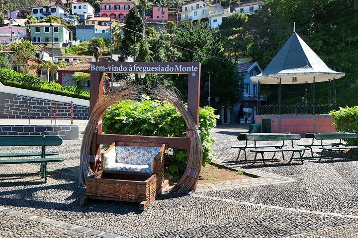 Madeira Monte Toboggans and Old Town Tuk Tuk Tour by MadTuk