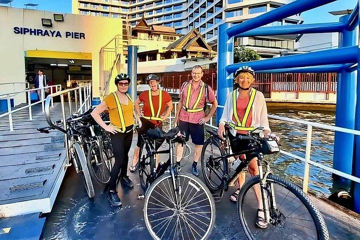 バンコクナイトバイクツアー：チャイナタウン、寺院＆ストリートディナー