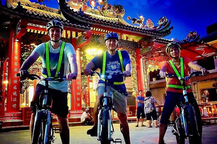 バンコクナイトバイクツアー：チャイナタウン、寺院＆ストリートディナー