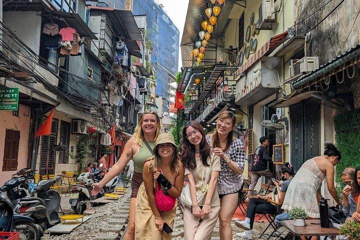 Hanoi Walking Tour mit Train Street & 5 - Star Ha Long Bay Cruise