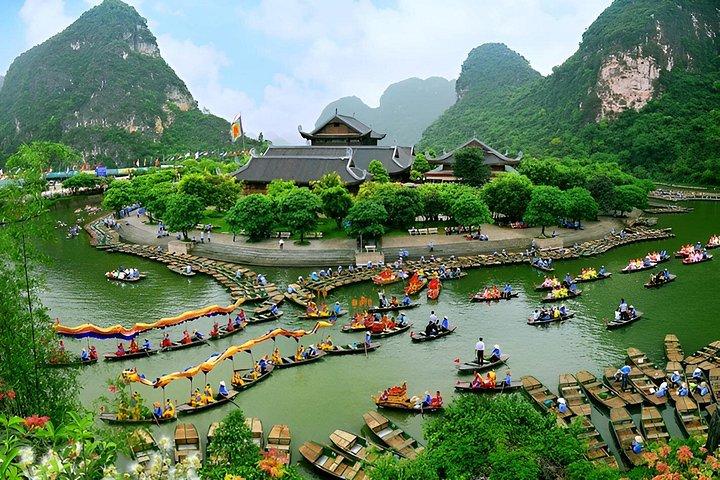 Private Guided Full Day Group Tour to Ninh Binh