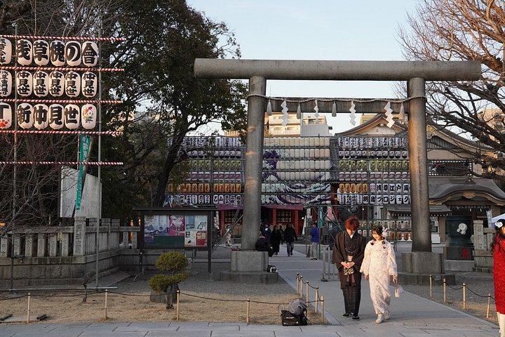 東京 : 浅草ガイド付き豪華着物＆屋台料理散策ツアー
