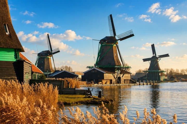 Private Zaanse Schans, Volendam & Marken Tour by Mercedes EQV