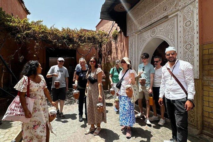 マラケシュウォーキングツアーJemaa el-Fnaa Souks et Ben Youssef