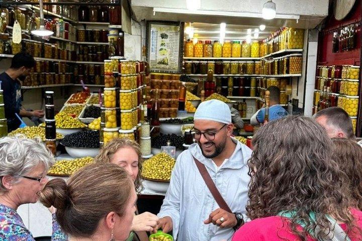マラケシュウォーキングツアーJemaa el-Fnaa Souks et Ben Youssef