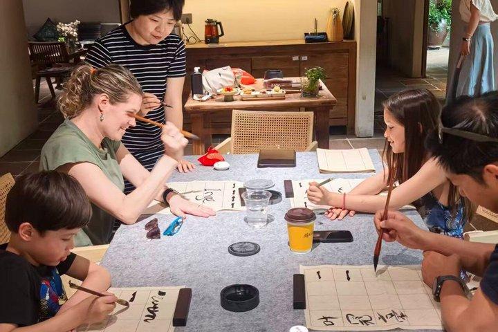 Xi'an Calligraphy & Tea Ceremony - Dyk ind i blæk- og børstekunst