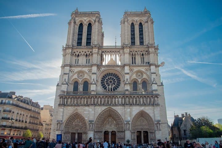 Inside Notre-Dame Tour with a Licensed Guide