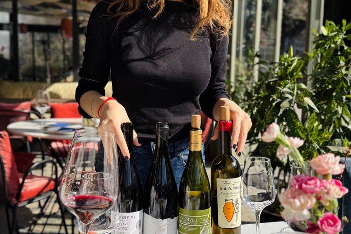 Weinprobe Spüren Sie den Unterschied von Qvevri oder klassischem Wein