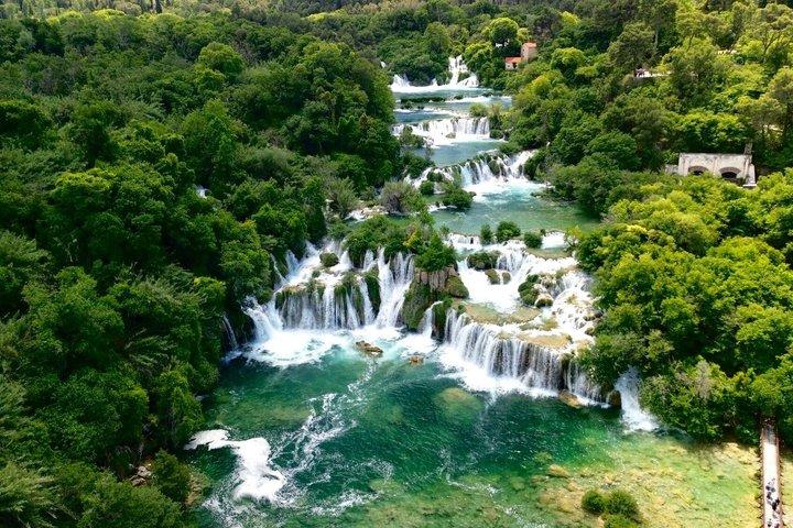 De Split: Krka Waterfalls e Skradin com passeio de barco panorâmico