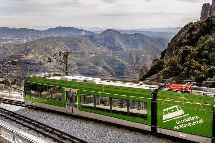 バルセロナからのモントセラト：黒いマドンナ、美術館＆観光列車