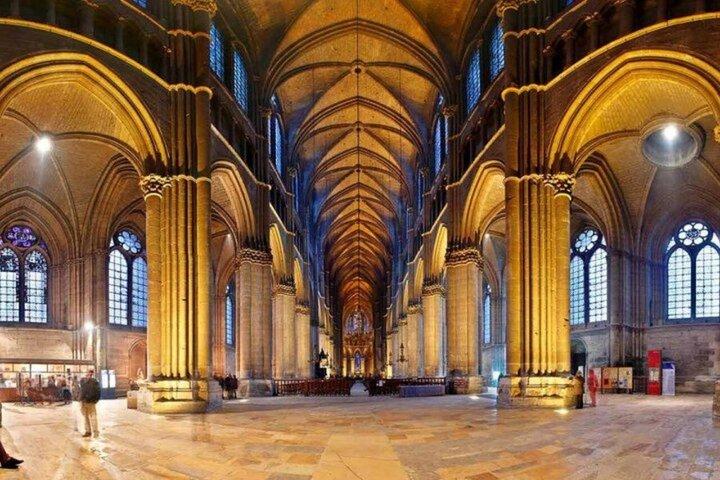 Excursion d'une journée en Champagne au départ de Paris avec 4 dégustations, Reims & Caves