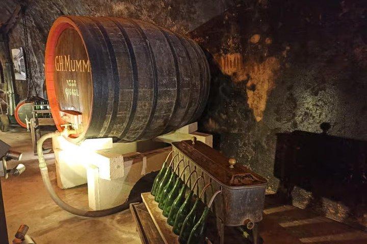 4つのテイスティング、ランス＆セラー付きパリ発シャンパン日帰り旅行