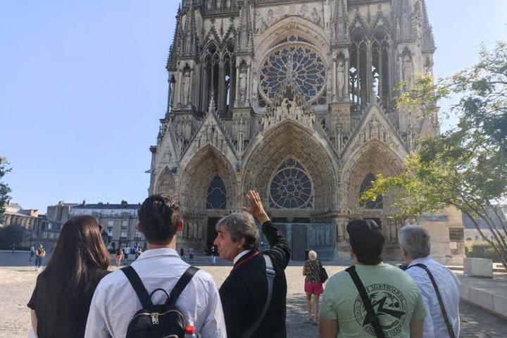 Excursion d'une journée en Champagne au départ de Paris avec 4 dégustations, Reims & Caves