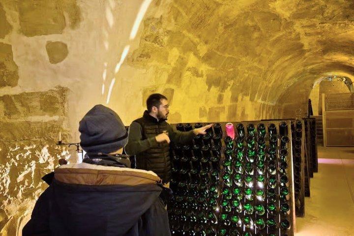 4つのテイスティング、ランス＆セラー付きパリ発シャンパン日帰り旅行