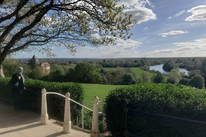 ロンドンからサンベリー骨董市場とテッド・ラッソのリッチモンド