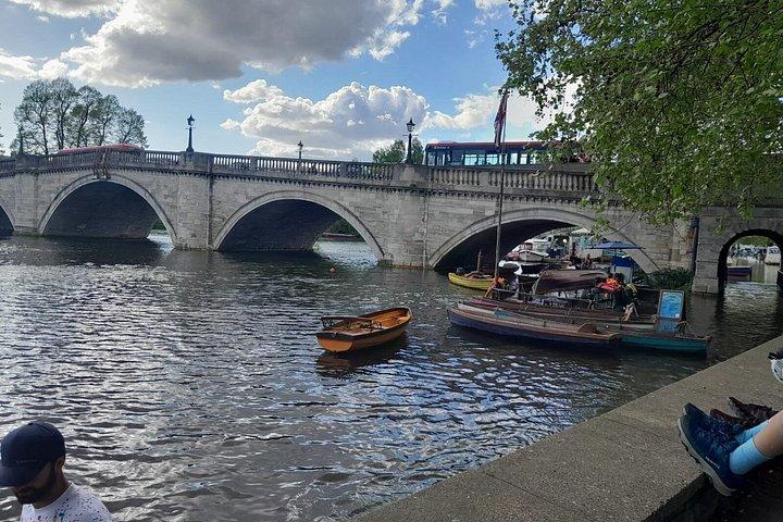 ロンドンからサンベリー骨董市場とテッド・ラッソのリッチモンド