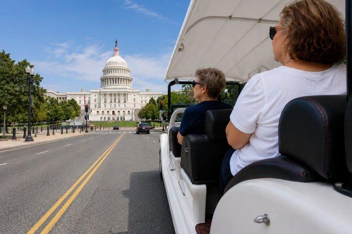 Washington DC : Besichtigung von Denkmälern & Denkmälern im Vintage Warenkorb in kleiner Gruppe