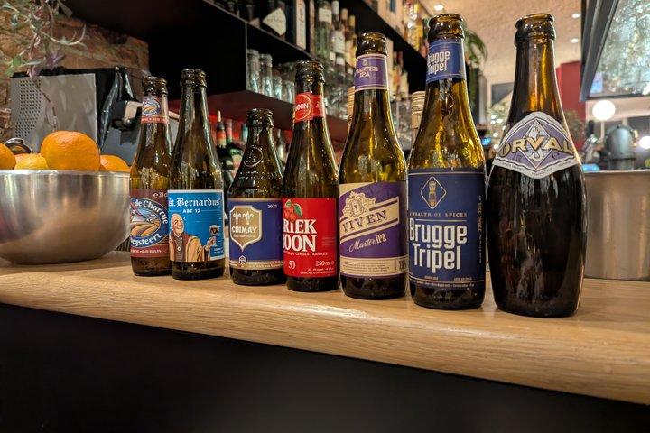ベルギービールの試飲（ブルージュ） : 6種類のビール、チーズ、地元ホスト