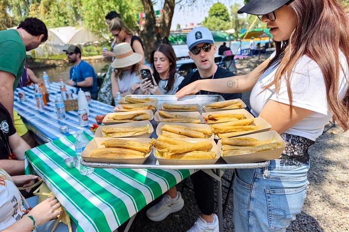 メキシコシティボートツアー：文化、食、ドリンク＆優先アクセス