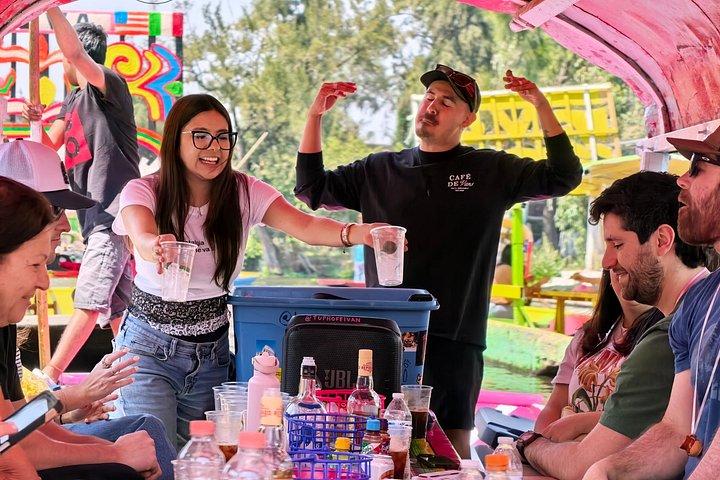 メキシコシティボートツアー：文化、食、ドリンク＆優先アクセス