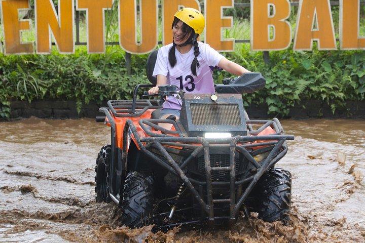 ウブド350cc ATVクワッドバイクとアユン川ラフティング（ランチ付き）