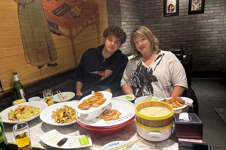 Beijing Evening Tour: Acrobatic Show with Peking Duck Dinner