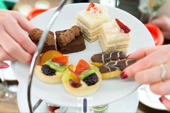 Buckingham Palace & Afternoon Tea Sightseeing Tour com dicas de PG