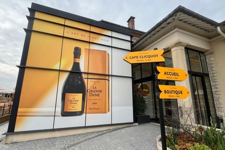 Champagne Day Trip from Paris with 7 Tastings Prestigious Houses