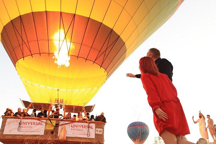 熱気球で結婚式のプロポーズと写真撮影
