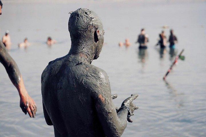 ヨルダン8日間ツアーペトラ・ワディ・ラムと死海アンマン発