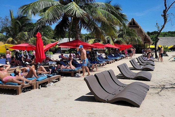 Roatan shore excursion 2 Stop Snorkeling Site with Beach escape