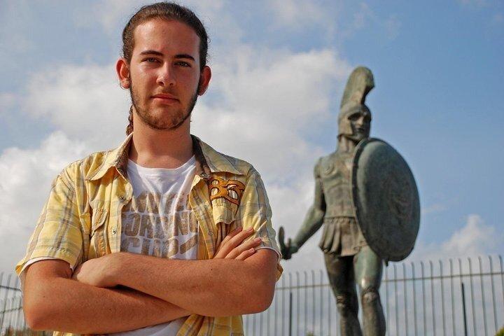 ナフプリオまたはアテネ発古代スパルタ古代コリントスプライベートツアー
