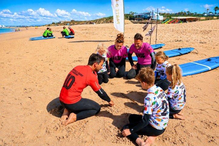 Albufeira Surfles – Wetsuit & Board inbegrepen