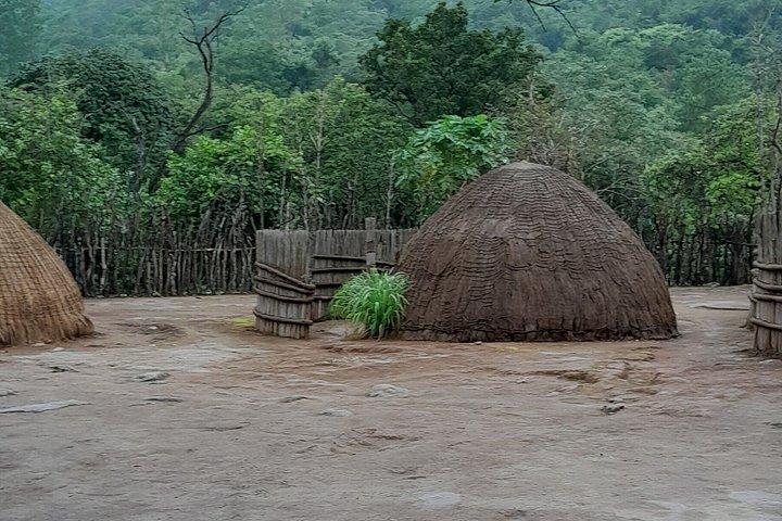 Eswatini Cultural Day Trip from Maputo: Dance Show & Waterfall