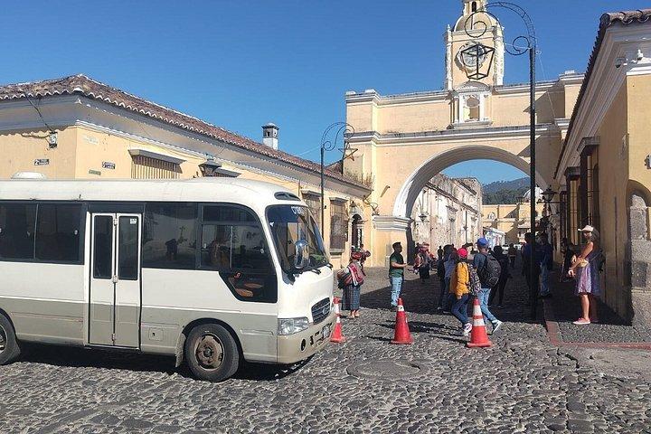 Airport Transfer for Large Groups – Private Bus