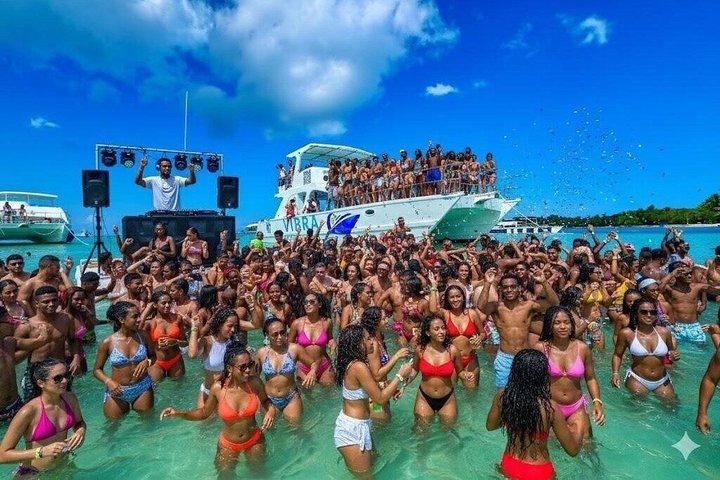 Punta cana Hip Hop Party Boat : Boissons illimitées & DJ *Seulement Adultes