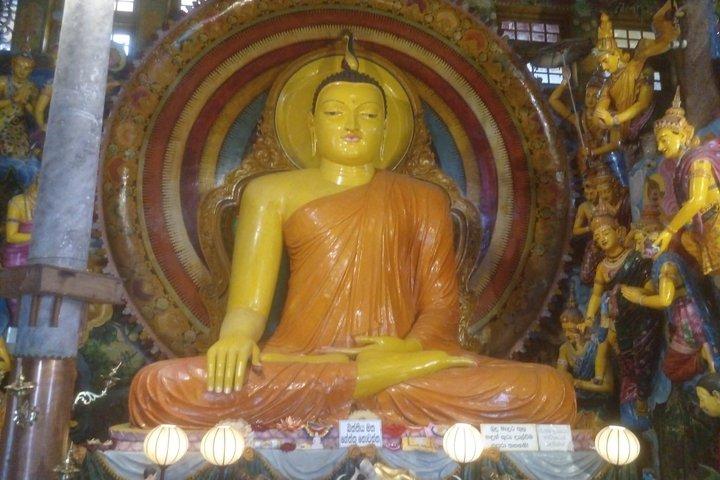 コロンボ市内観光（エア・キャンディション・カー）