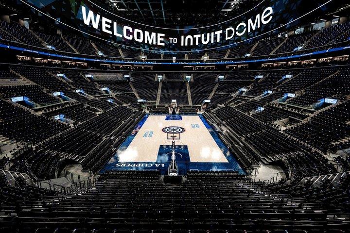 Tour dietro le quinte dello stadio Intuit Dome con i LA Clippers