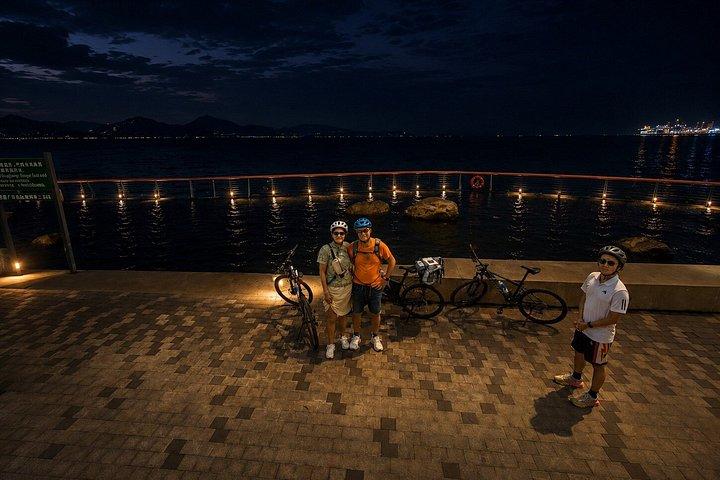 深圳ガイド付き自転車ツアー：街から海まで夜のサイクリング