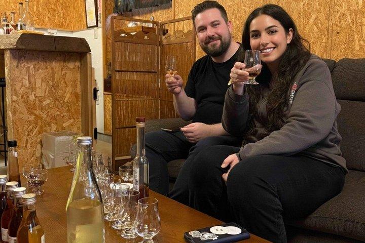 Von Gifu Private Sake Brauerei Tour mit einem Masu Box Souvenir
