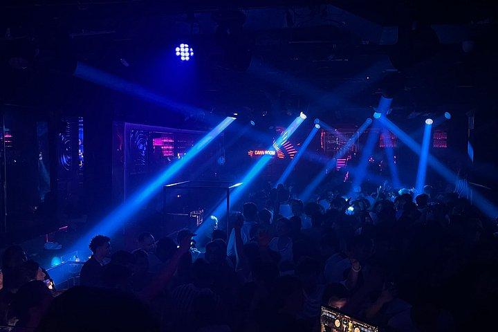 バルセロナ最高のナイトクラブ体験＋VIPクラブエントランス