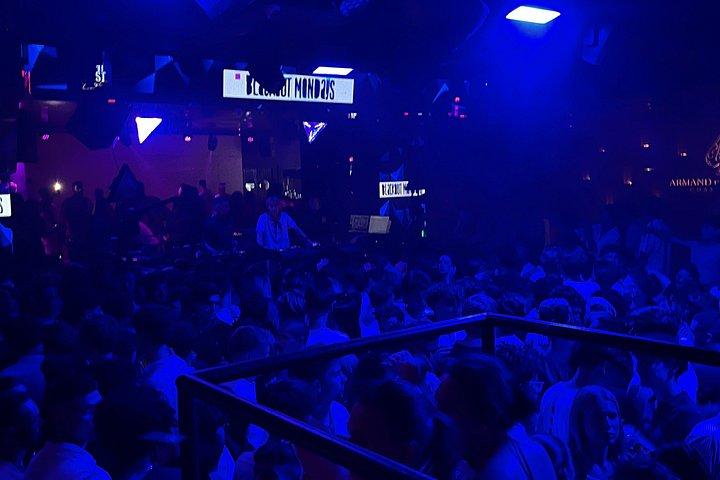 バルセロナ最高のナイトクラブ体験＋VIPクラブエントランス