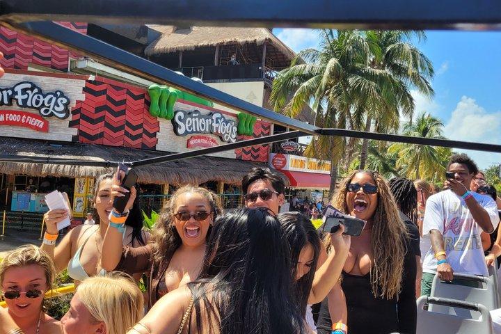 Cancún Party Bus Day Tour Compras Degustación de Tequila y Karaoke