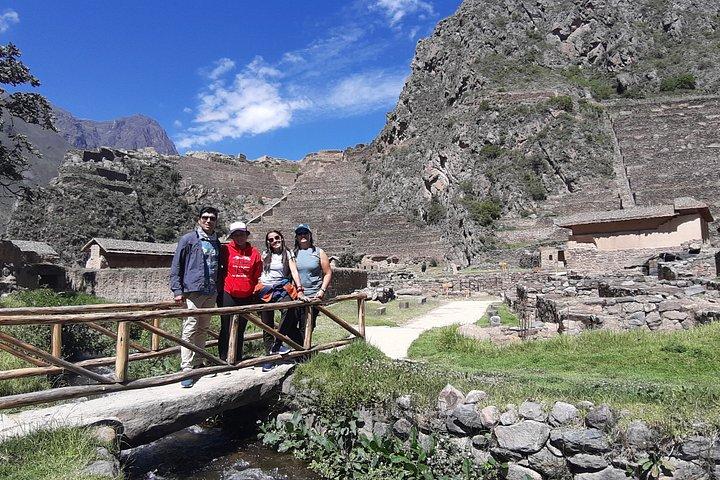 Sacred Valley Road to Machupichu