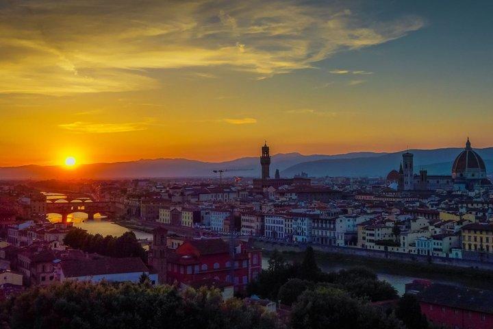 Tour privado al atardecer en Florencia en carrito de golf ecológico
