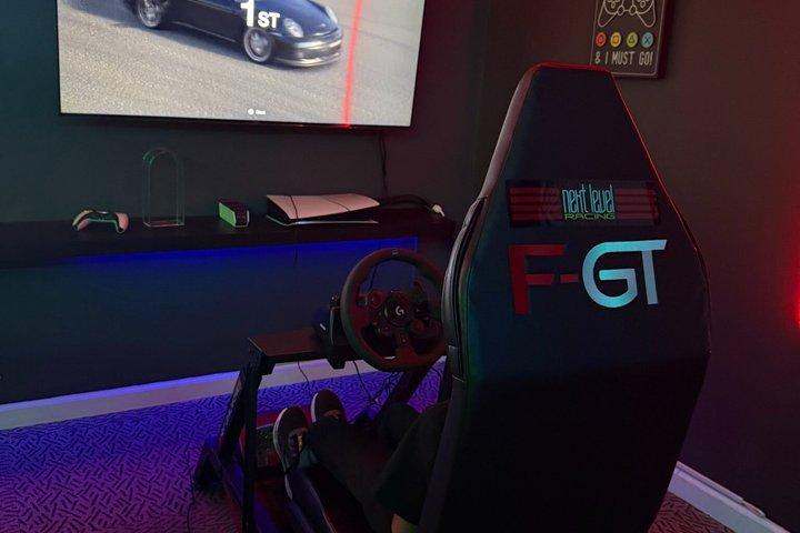シャーロットで1時間のレースカーまたはフライトシミュレーター体験