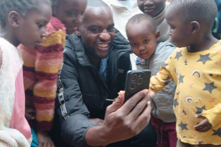 Kibera Community Tour med lokalguide MC Dawn