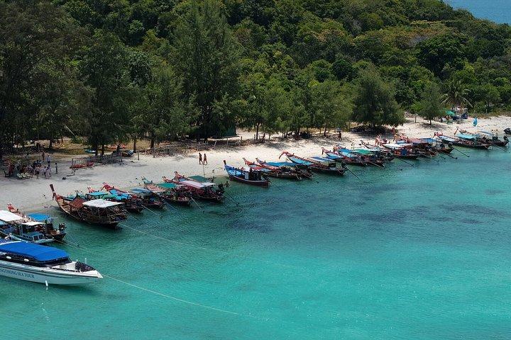 サムイ島からスピードボートで行くタン島とマドサム島のシュノーケリング旅行